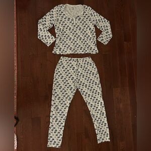 Roller Rabbit women’s pajamas
Size xs